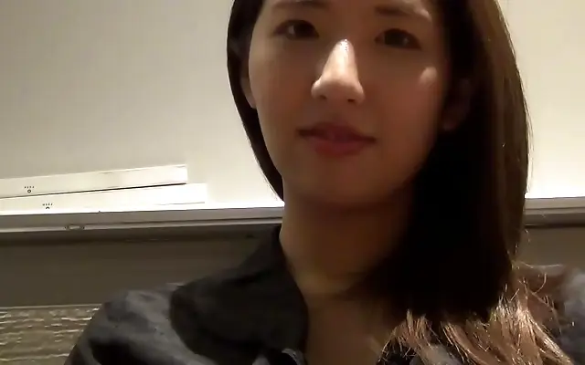 Japanese beauty soaks in sensual pleasure during romantic encounter