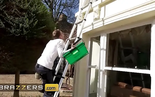 Kayla Wild Takes Double Pleasure from Handsome Window Washers