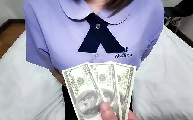 在线观看免费播放 91九色 日本一 成熟 Curvy student seduced for cash moans through creampie in multiple positions