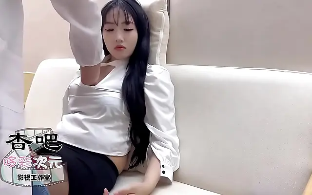 Intimate Session with a Sultry Asian Therapist in a Frozen Moment