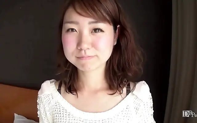 人澡人 一区二区三区 本人 A shy Japanese nurse in crisp uniform takes it all with a hungry blow job
