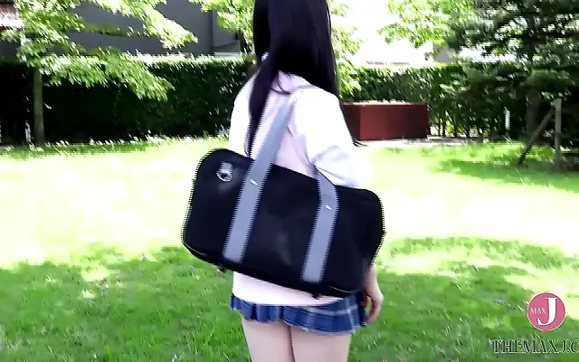 国产高清 在线观看免费高清 无码+ 情欲 Petite E-cup beauty heats up the room in an amateur Japanese session