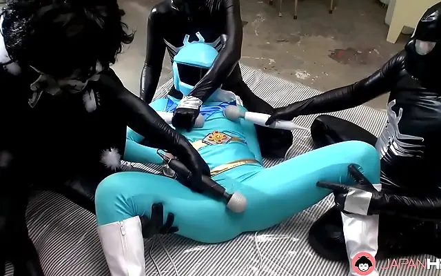 韩剧 mv 亚洲中文 精品国产乱码 Cosplaying Japanese Cutie Explores Orgasm Control with Toys and Threesomes