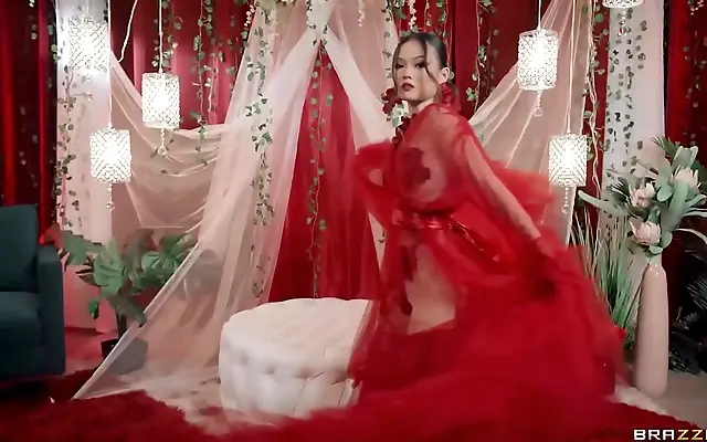一区二区三区 日本 3在线观看 Lulu Chu seduces Zac Wild in a steamy tattooed tryst full of passion