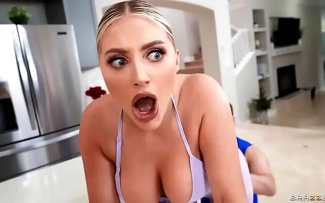 aⅴ 精品无码一区二区 人久久 闺蜜 Kayley Gunner Shares Her Pussy in Wild Threesome Fun