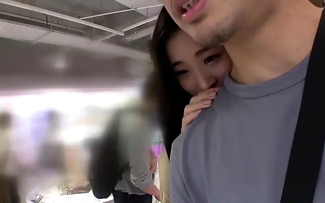 Japanese Amateur Sucks Him Off for a Juicy Facial Finish