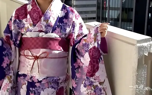 被男人 入女人 国产熟 Rei Kawashima stuns in a steamy kimono fantasy with forbidden creampie passion