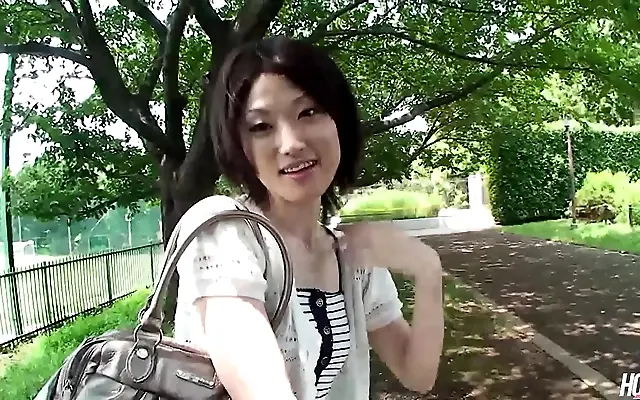 亚洲成 先锋av 高潮喷水 Japanese beauty Mizuki gets thoroughly fucked and filled with cum
