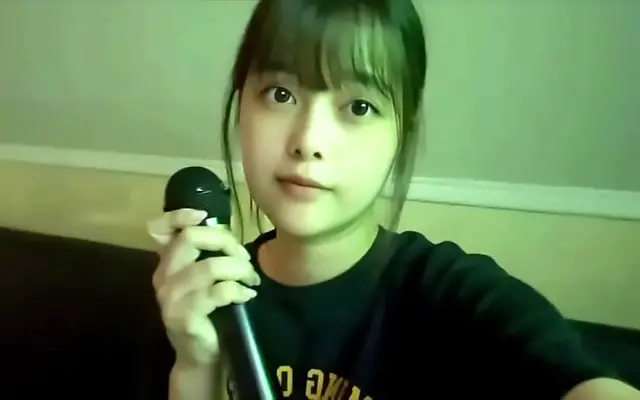 韩国电影 好爽好 又色 二区三区四 Naughty college girl sneaks intimate moments in the karaoke room
