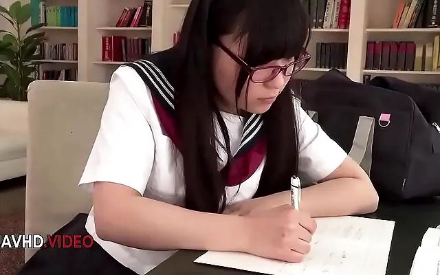 sm 免费观看视频 妇在线观看 Rara Unno's seductive Japanese classroom blowjob leaves everyone breathless