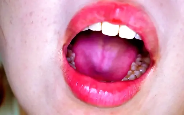 Japanese couple explores intense mouth and tongue sensations