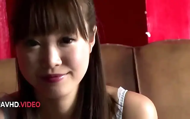 让男人 合集 在线免费 AV一区 Momoka Rin's Sensual Solo Tease Turns Into a Steamy Asian Blowjob Session