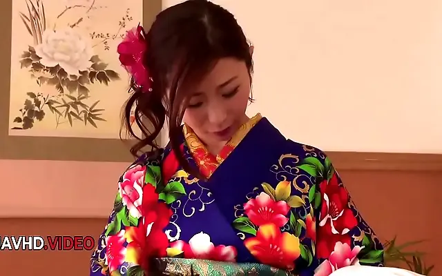 Sensual Asian MILF seduces with a teasing blowjob in traditional kimono